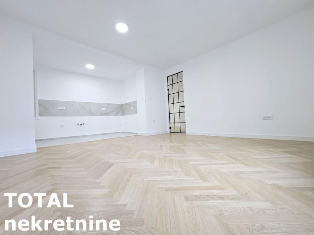 Slika 1 - Stan,NOVI SAD,CENTAR,kv: 112.00, € 392000, ID: 1100351