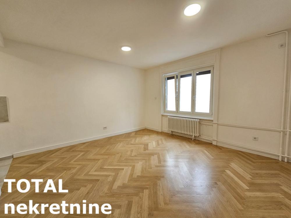 Slika 11 - Stan,NOVI SAD,CENTAR,kv: 85.00, € 297500, ID: 1100352