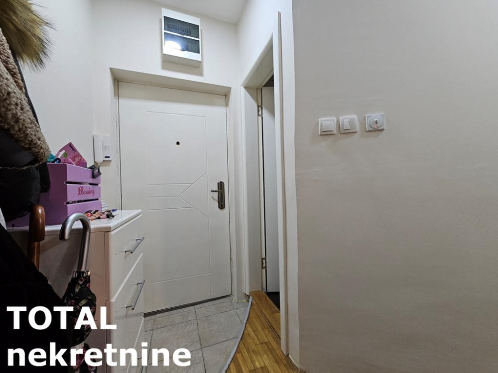 Slika 8 - Stan,NOVI SAD,CENTAR,kv: 41.00, € 115000, ID: 1100364