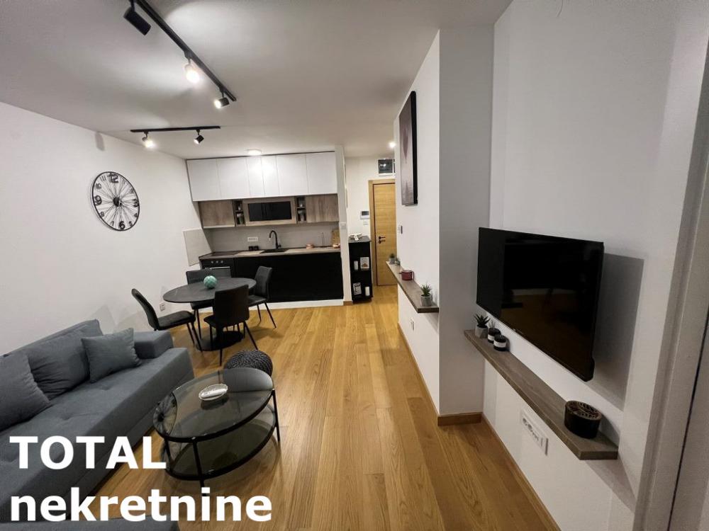 Slika 10 - Stan,NOVI SAD,CENTAR,kv: 48.00, € 185400, ID: 1099249