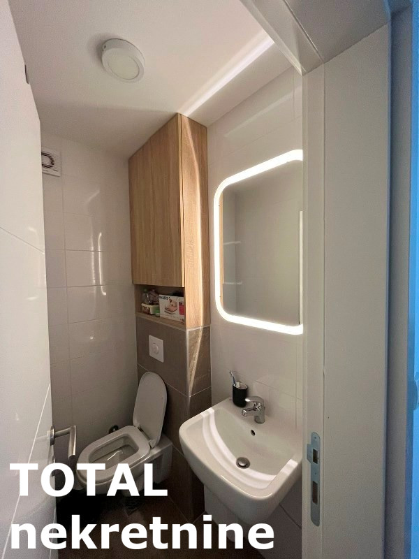 Slika 10 - Stan,NOVI SAD,CENTAR,kv: 62.00, € 200000, ID: 1098806