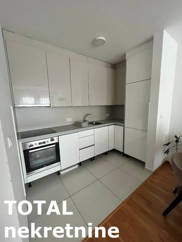 Slika 5 - Stan,NOVI SAD,CENTAR,kv: 62.00, € 200000, ID: 1098806