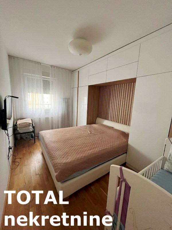 Slika 11 - Stan,NOVI SAD,CENTAR,kv: 62.00, € 200000, ID: 1098806