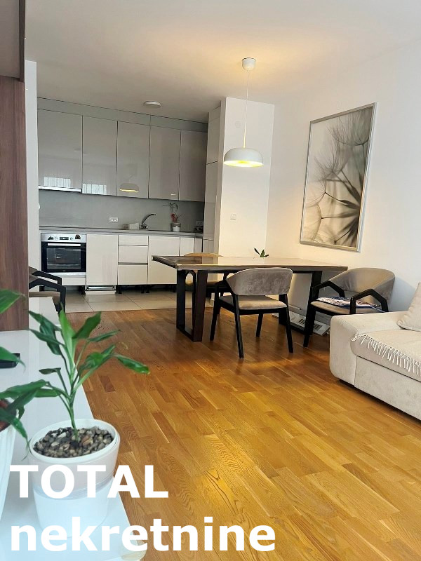 Slika 3 - Stan,NOVI SAD,CENTAR,kv: 62.00, € 200000, ID: 1098806