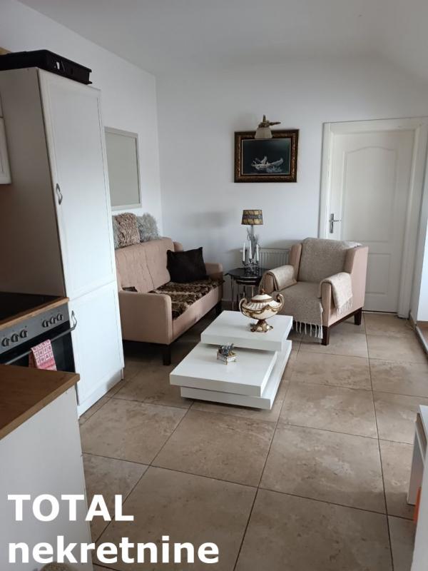 Slika 9 - Stan,NOVI SAD,BULEVAR,kv: 52.00, € 129800, ID: 1098346