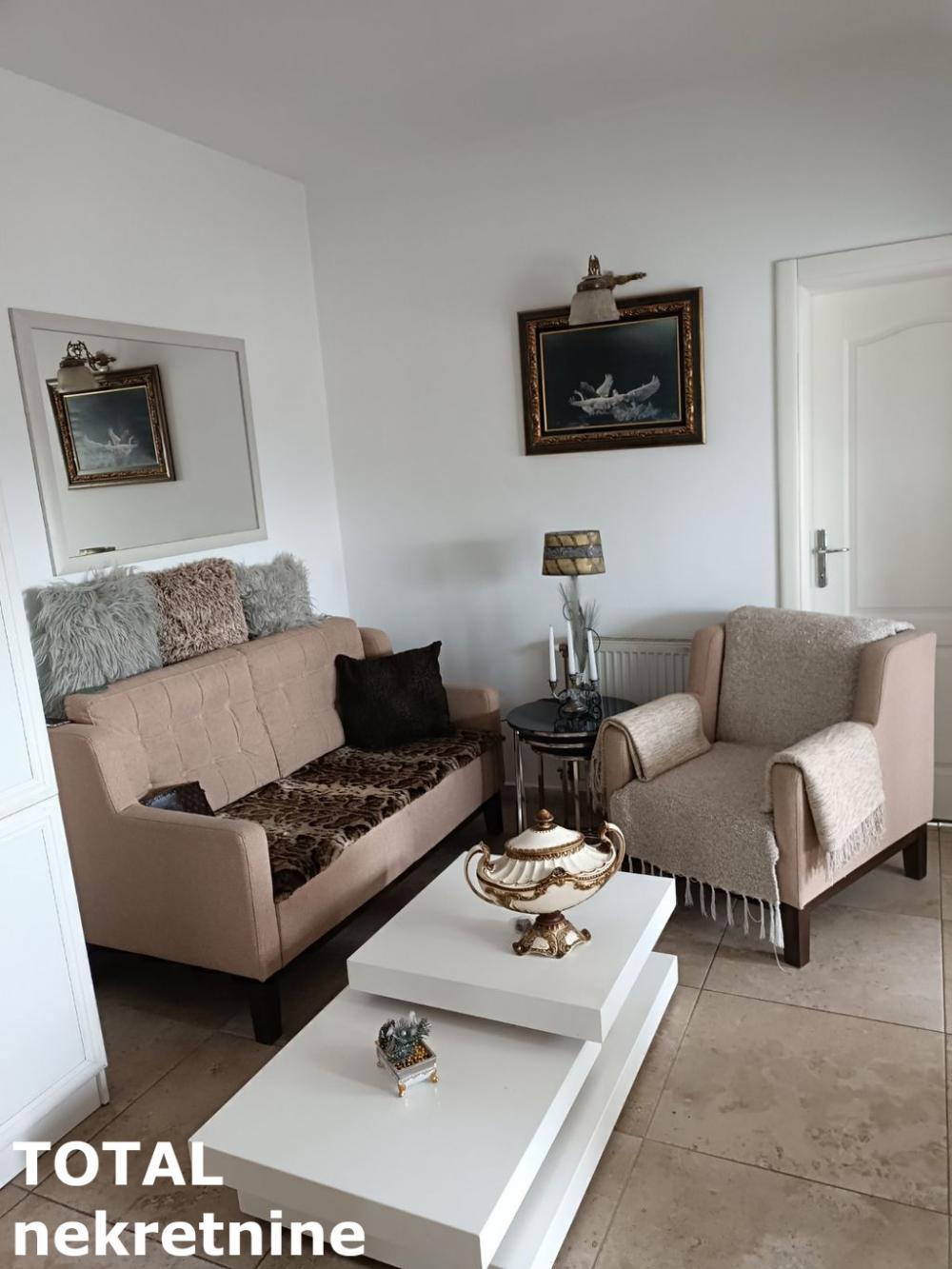 Slika 10 - Stan,NOVI SAD,BULEVAR,kv: 52.00, € 129800, ID: 1098346