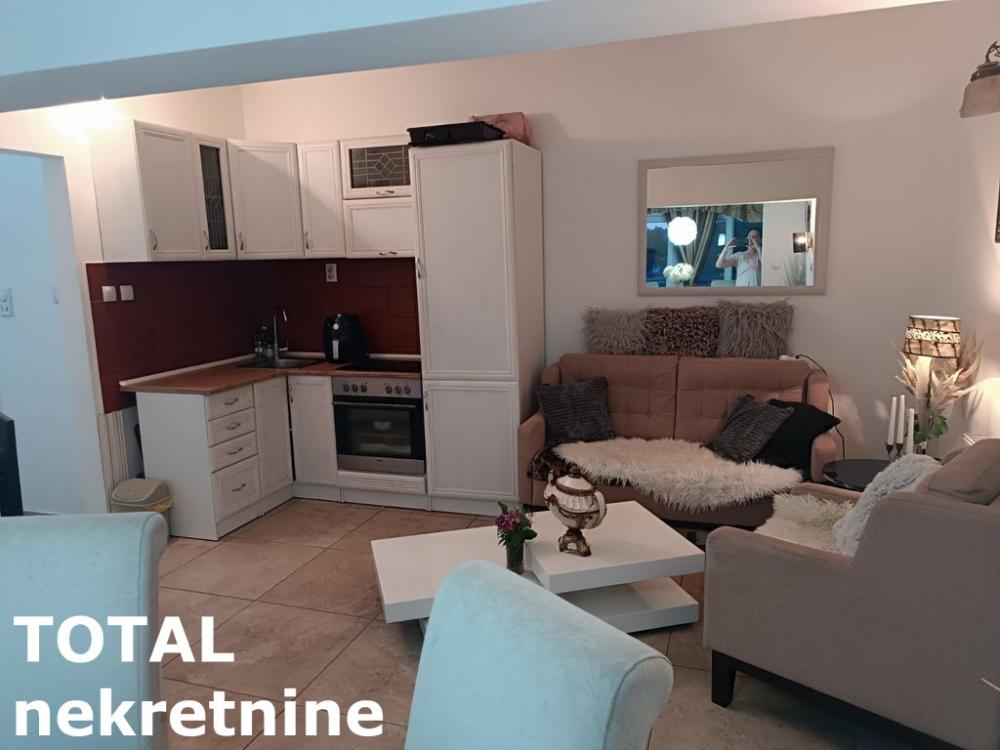 Slika 3 - Stan,NOVI SAD,BULEVAR,kv: 52.00, € 129800, ID: 1098346