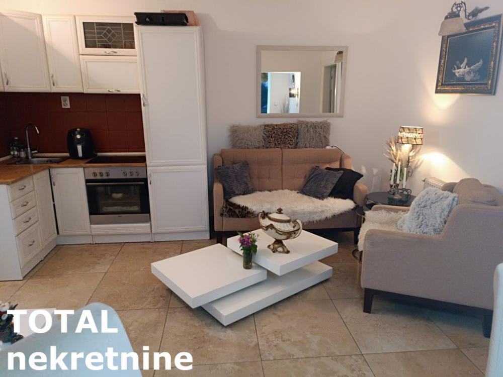 Slika 2 - Stan,NOVI SAD,BULEVAR,kv: 52.00, € 129800, ID: 1098346