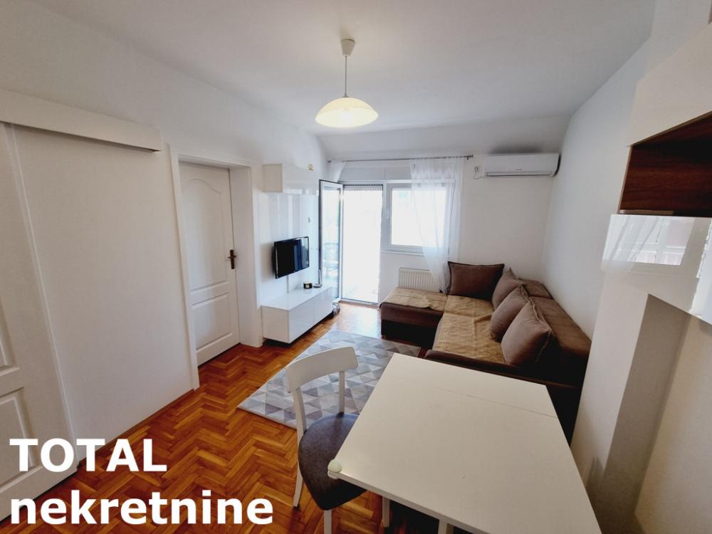 Slika 1 - Stan,NOVI SAD,CENTAR,kv: 39.00, € 130000, ID: 1100635