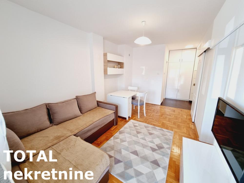 Slika 3 - Stan,NOVI SAD,CENTAR,kv: 39.00, € 130000, ID: 1100635