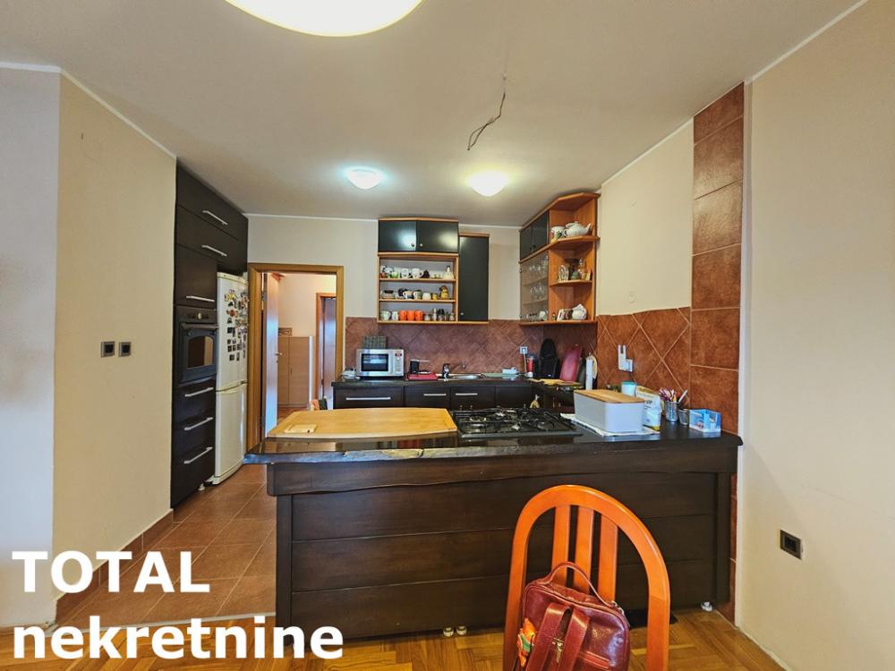 Slika 5 - Stan,NOVI SAD,NOVA DETELINARA,kv: 143.00, € 250000, ID: 1095585