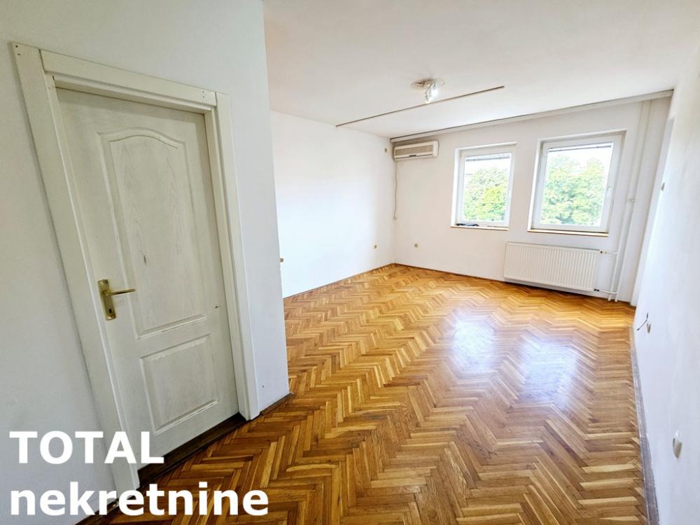 Slika 2 - Stan,NOVI SAD,CENTAR,kv: 42.00, € 123600, ID: 1100554