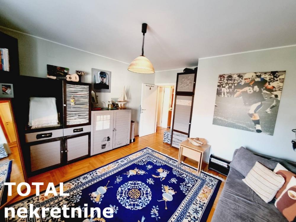 Slika 10 - Stan,NOVI SAD,BULEVAR,kv: 127.00, € 300760, ID: 1099477