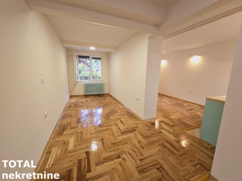 Slika 11 - Stan,NOVI SAD,CENTAR,kv: 37.00, € 114700, ID: 1099177