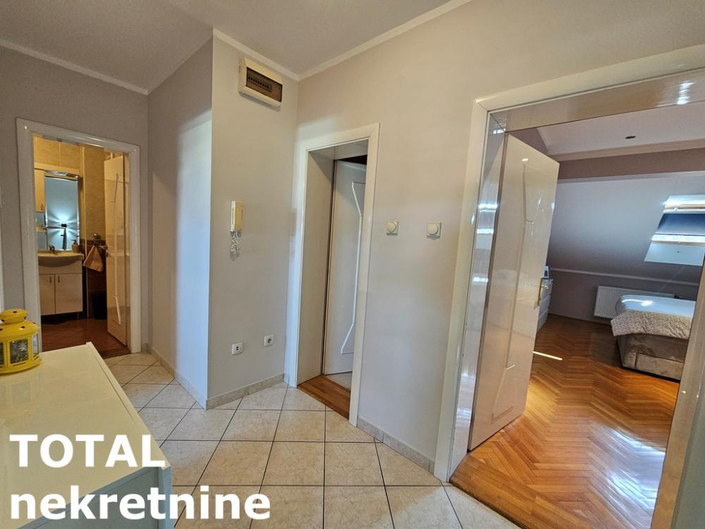 Slika 11 - Stan,NOVI SAD,GRBAVICA,kv: 80.00, € 206000, ID: 1100021