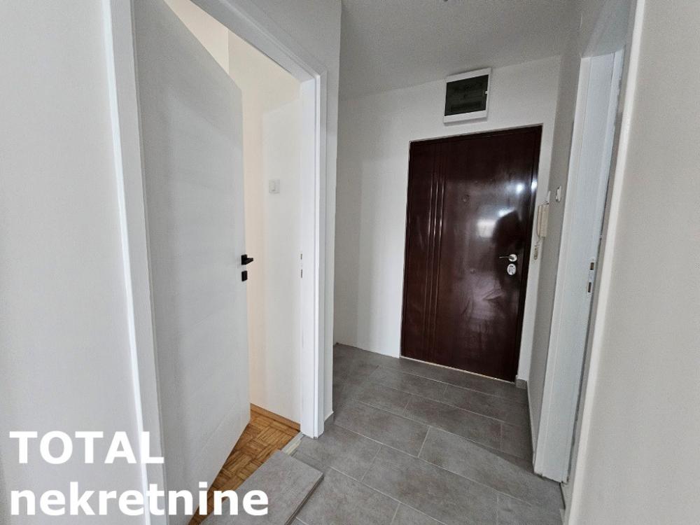 Slika 10 - Stan,NOVI SAD,BULEVAR,kv: 63.00, € 161400, ID: 1100087