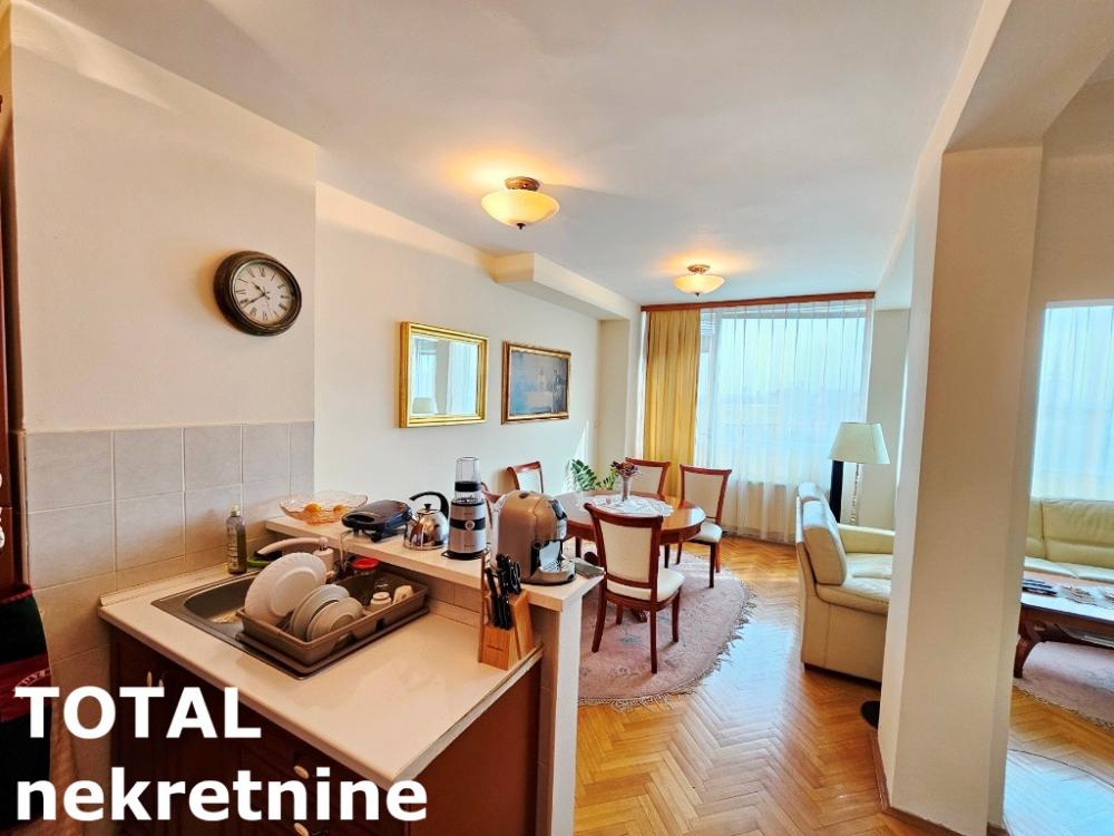 Slika 1 - Stan,NOVI SAD,CENTAR,kv: 148.00, € 244200, ID: 1100090