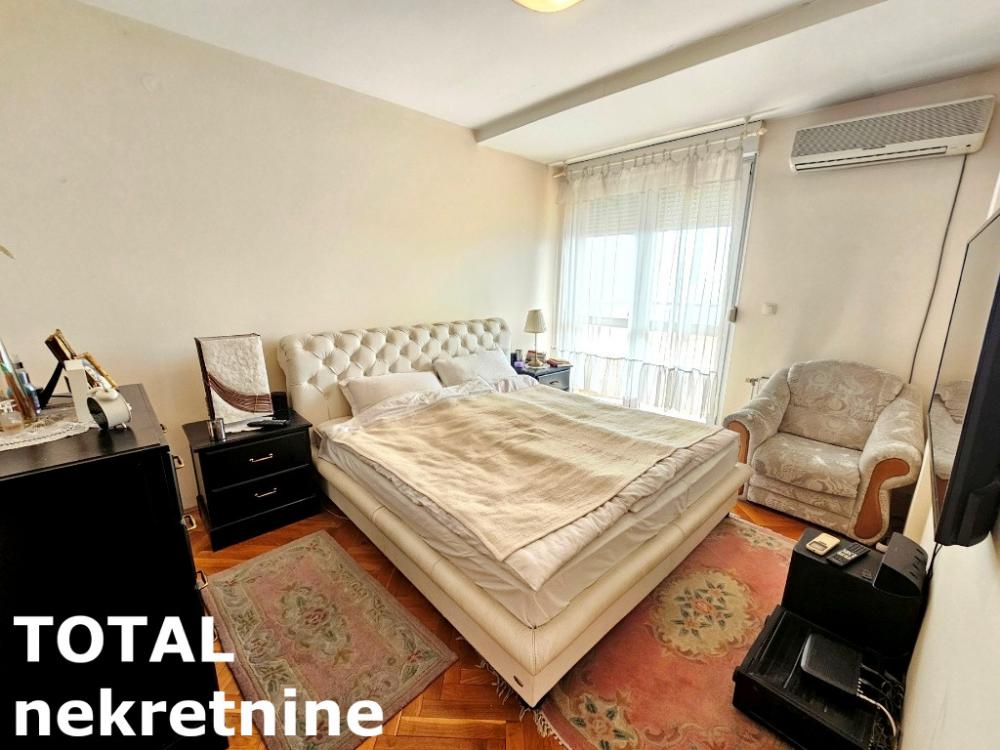 Slika 11 - Stan,NOVI SAD,CENTAR,kv: 148.00, € 244200, ID: 1100090