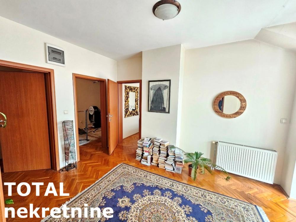 Slika 8 - Stan,NOVI SAD,CENTAR,kv: 148.00, € 244200, ID: 1100090