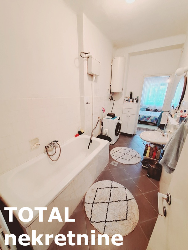 Slika 4 - Stan,NOVI SAD,CENTAR,kv: 127.00, € 381000, ID: 1100426