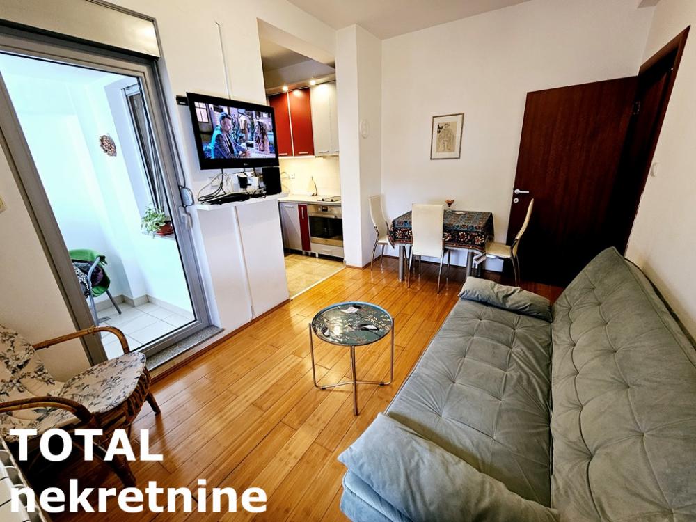 Slika 4 - Stan,NOVI SAD,CENTAR,kv: 31.00, € 108500, ID: 1100709