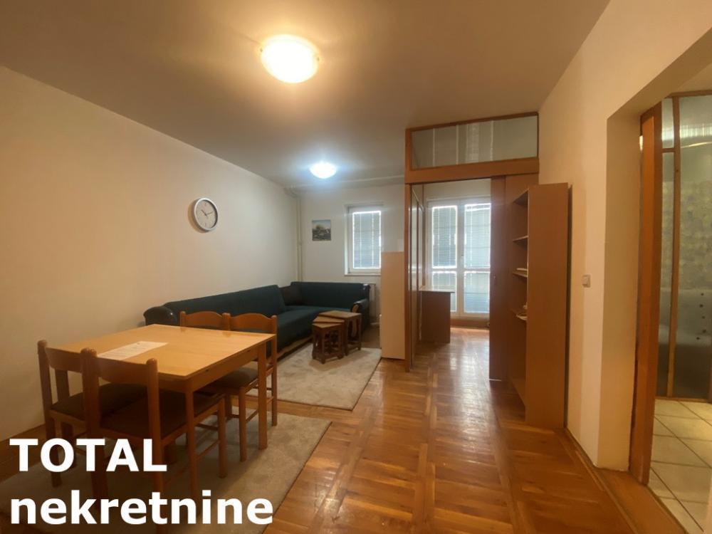Glavna slika -Stan,NOVI SAD,BULEVAR,kv: 38.00, € 125000, ID: 1100875