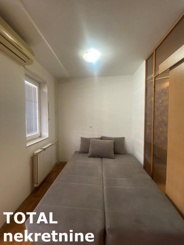 Slika 5 - Stan,NOVI SAD,BULEVAR,kv: 38.00, € 125000, ID: 1100875