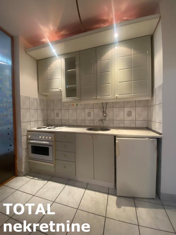 Slika 8 - Stan,NOVI SAD,BULEVAR,kv: 38.00, € 125000, ID: 1100875