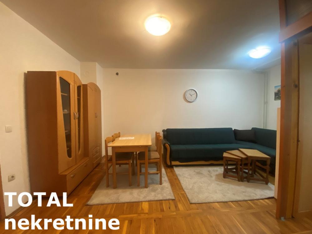 Slika 3 - Stan,NOVI SAD,BULEVAR,kv: 38.00, € 125000, ID: 1100875