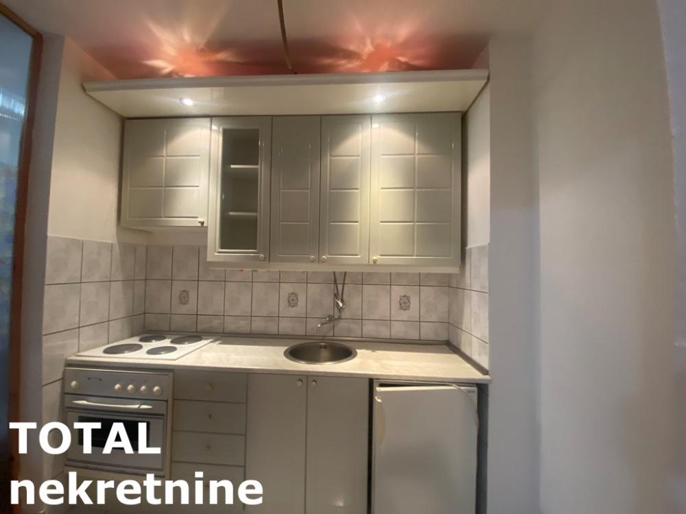 Slika 7 - Stan,NOVI SAD,BULEVAR,kv: 38.00, € 125000, ID: 1100875