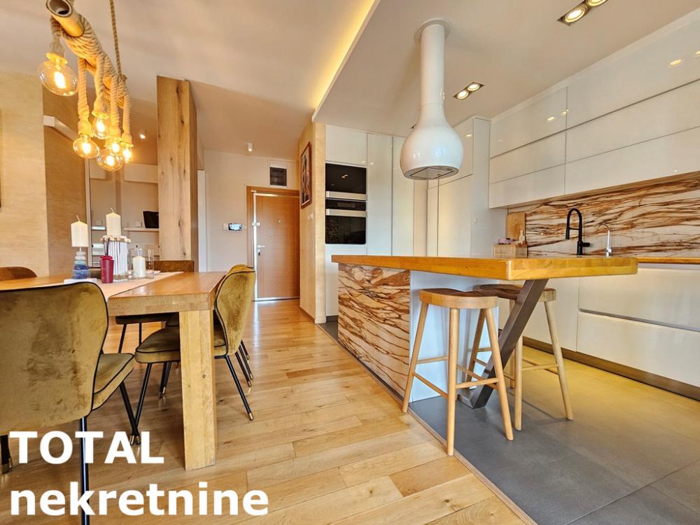 Slika 11 - Stan,NOVI SAD,CENTAR,kv: 132.00, € 500000, ID: 1100737