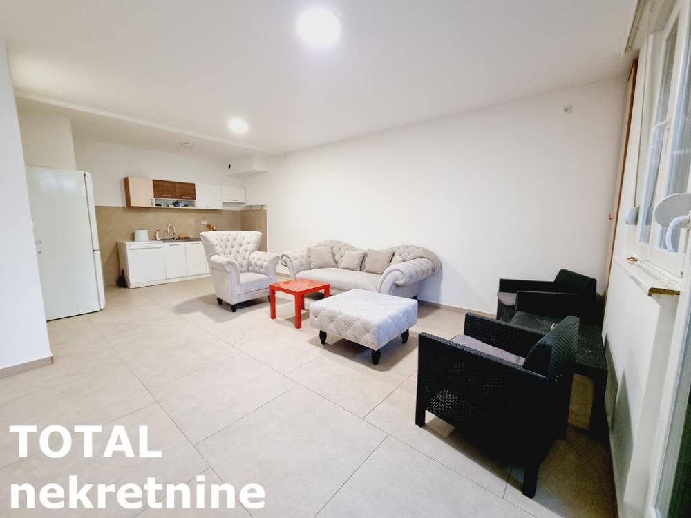 Slika 3 - Stan,NOVI SAD,SAJAM,kv: 70.00, € 107120, ID: 1099982