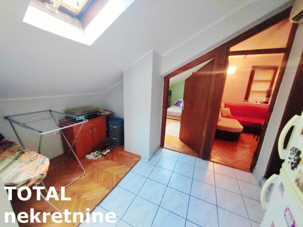 Slika 4 - Stan,NOVI SAD,BULEVAR,kv: 48.00, € 96000, ID: 1098663