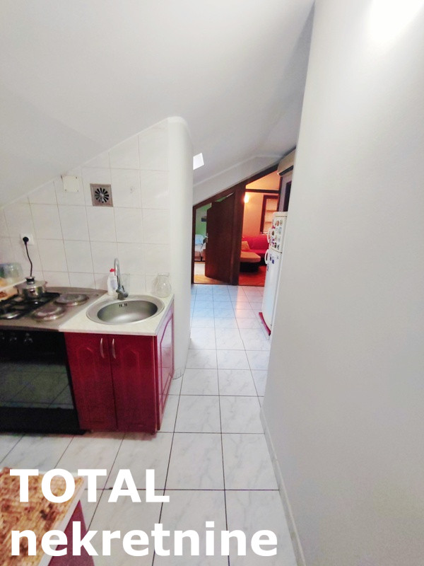 Slika 3 - Stan,NOVI SAD,BULEVAR,kv: 48.00, € 96000, ID: 1098663