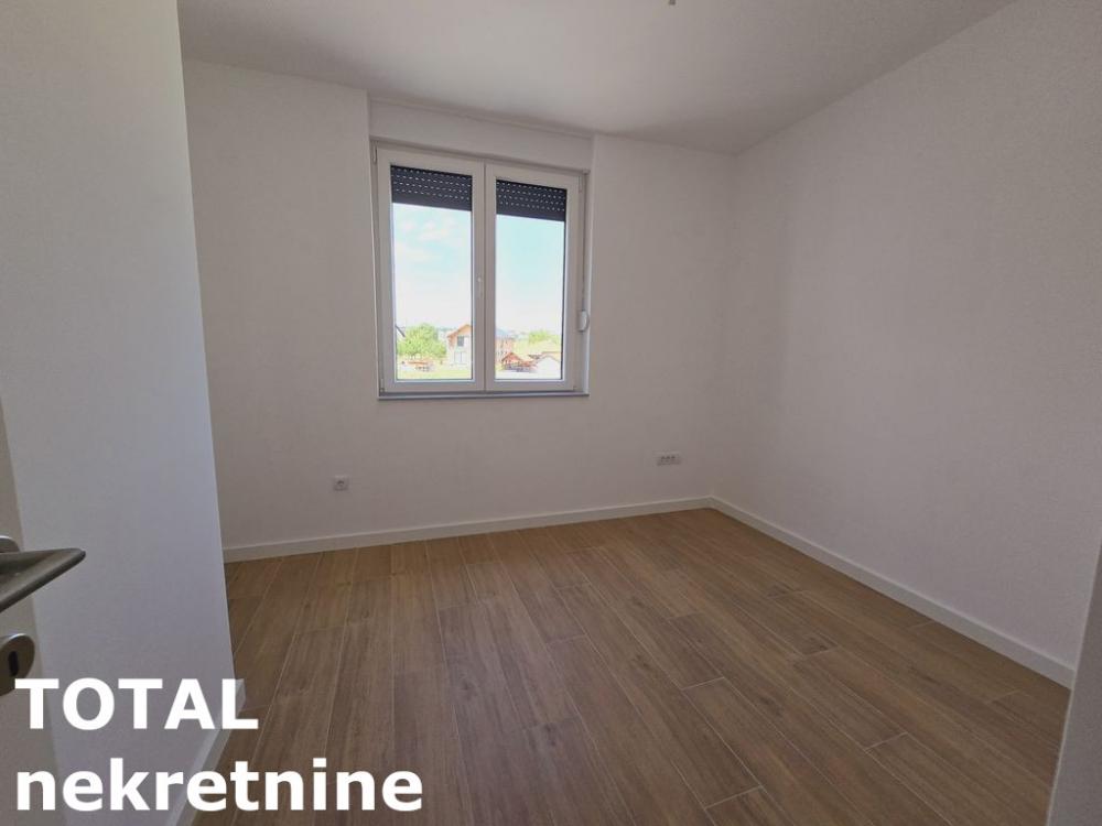 Slika 4 - Stan,PETROVARADIN,PETROVARADIN,kv: 72.00, € 155730, ID: 1098758