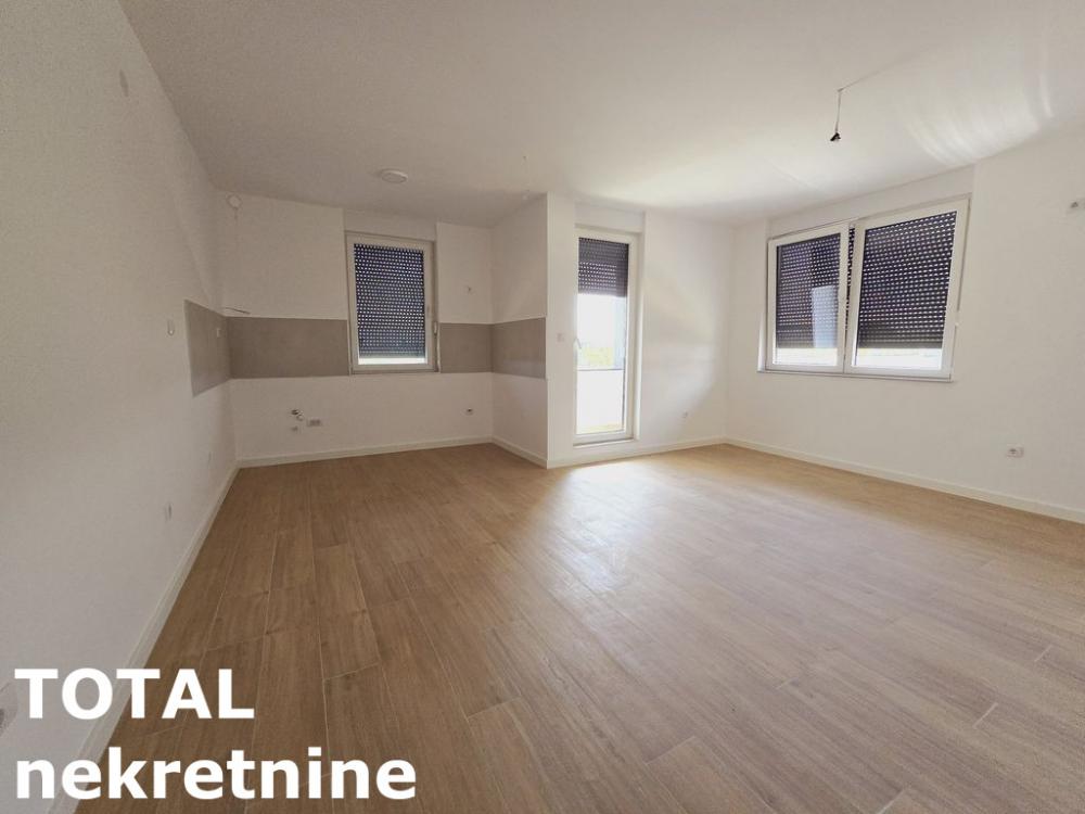 Slika 2 - Stan,PETROVARADIN,PETROVARADIN,kv: 72.00, € 155730, ID: 1098758