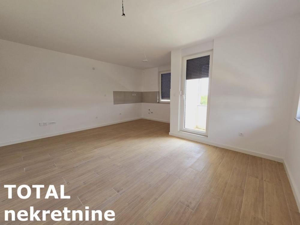 Slika 3 - Stan,PETROVARADIN,PETROVARADIN,kv: 72.00, € 155730, ID: 1098758