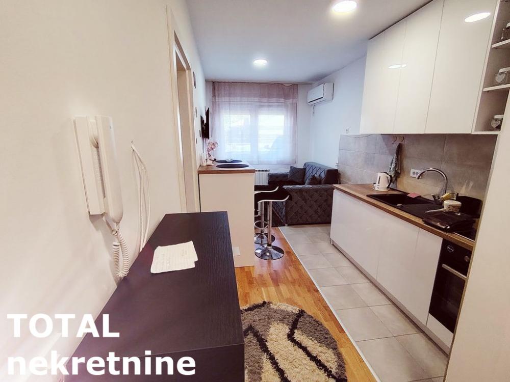 Slika 1 - Stan,NOVI SAD,SALAJKA,kv: 30.00, € 90130, ID: 1098796