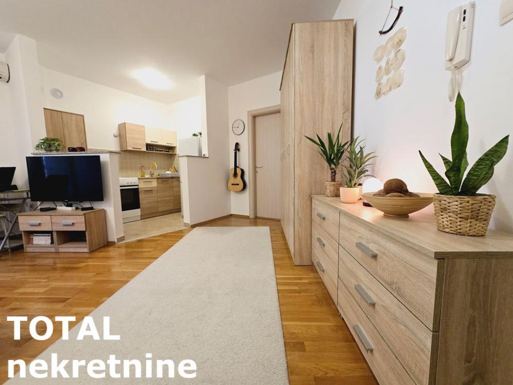 Glavna slika -Stan,NOVI SAD,BULEVAR PATRIJARHA PAVLA,kv: 48.00, € 116000, ID: 1098832