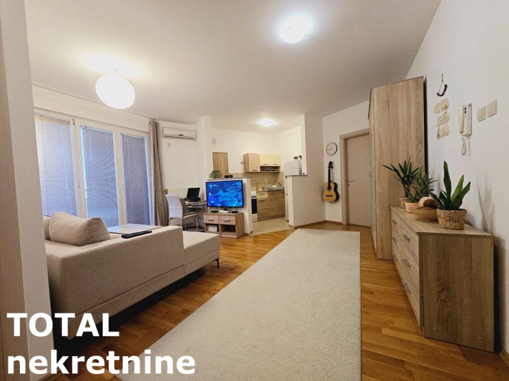 Slika 1 - Stan,NOVI SAD,BULEVAR PATRIJARHA PAVLA,kv: 48.00, € 116000, ID: 1098832