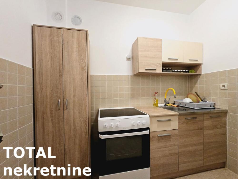 Slika 8 - Stan,NOVI SAD,BULEVAR PATRIJARHA PAVLA,kv: 48.00, € 116000, ID: 1098832