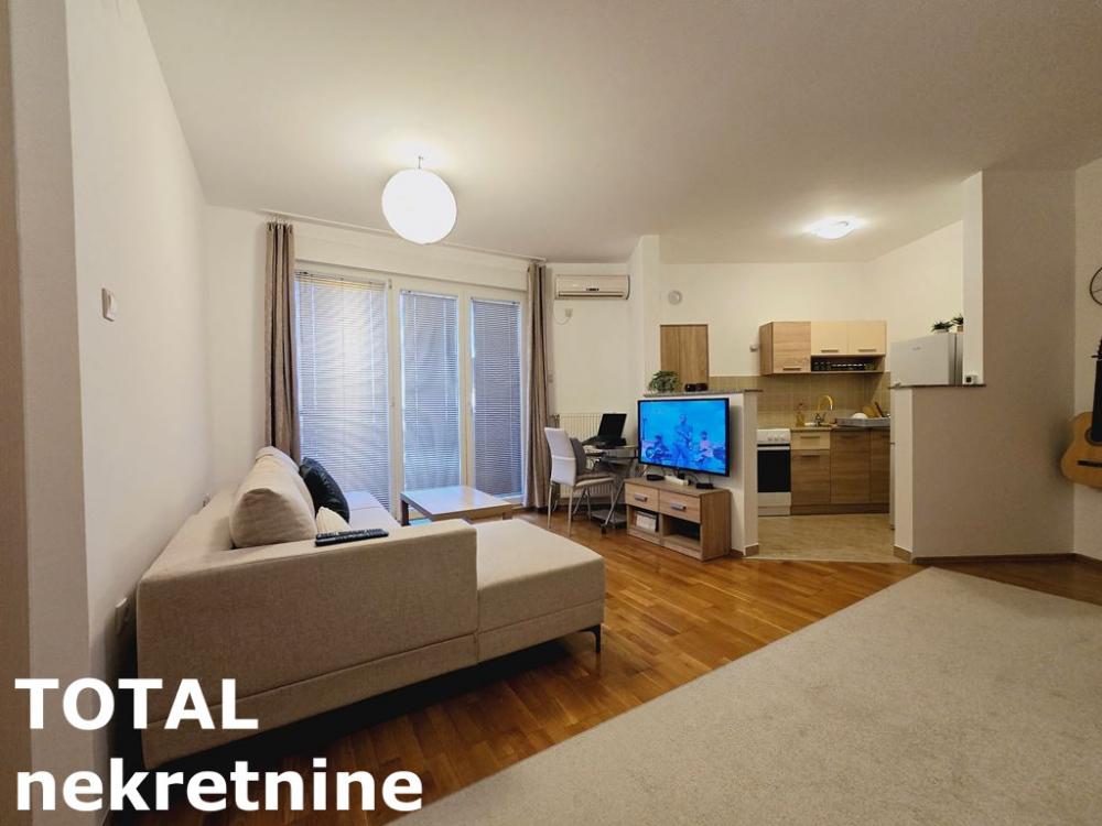 Slika 3 - Stan,NOVI SAD,BULEVAR PATRIJARHA PAVLA,kv: 48.00, € 116000, ID: 1098832