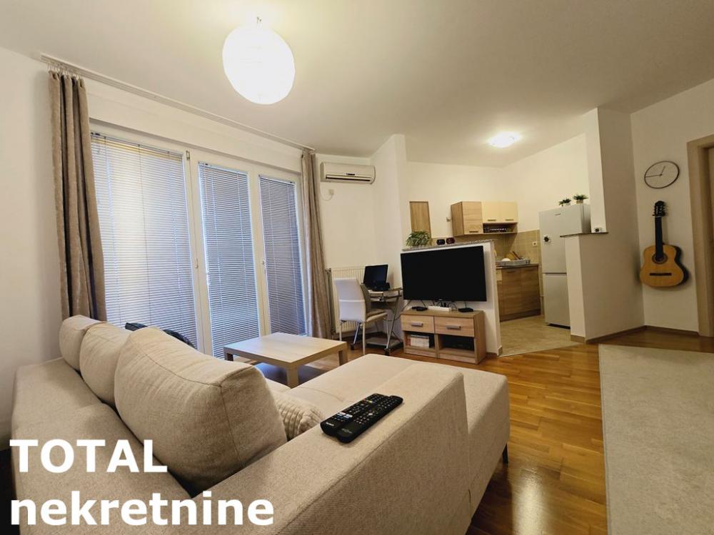 Slika 2 - Stan,NOVI SAD,BULEVAR PATRIJARHA PAVLA,kv: 48.00, € 116000, ID: 1098832