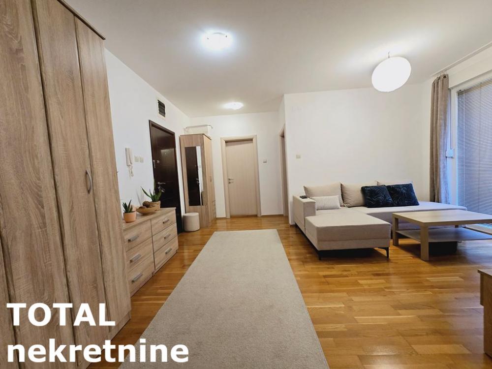 Slika 5 - Stan,NOVI SAD,BULEVAR PATRIJARHA PAVLA,kv: 48.00, € 116000, ID: 1098832