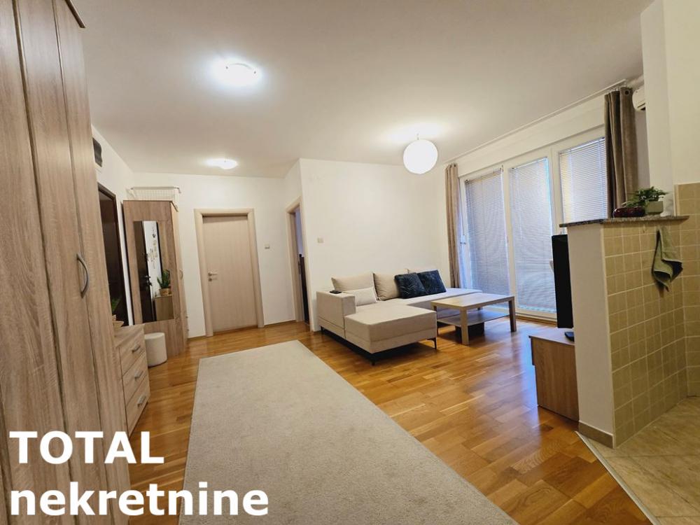 Slika 6 - Stan,NOVI SAD,BULEVAR PATRIJARHA PAVLA,kv: 48.00, € 116000, ID: 1098832