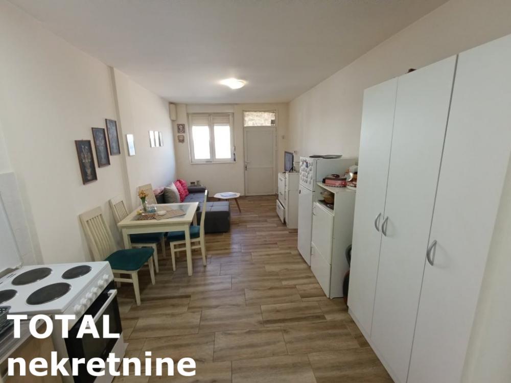 Slika 3 - Stan,NOVI SAD,ADICE,kv: 26.00, € 53560, ID: 1100625