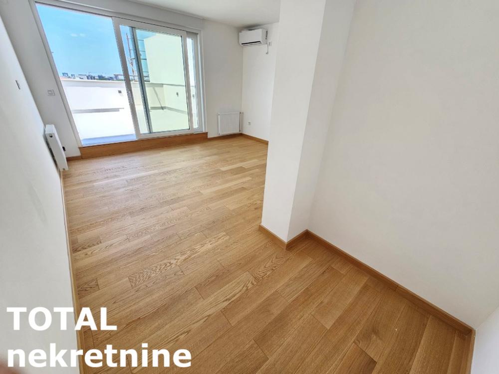 Slika 6 - Stan,NOVI SAD,GRBAVICA,kv: 185.00, € 566500, ID: 1100859