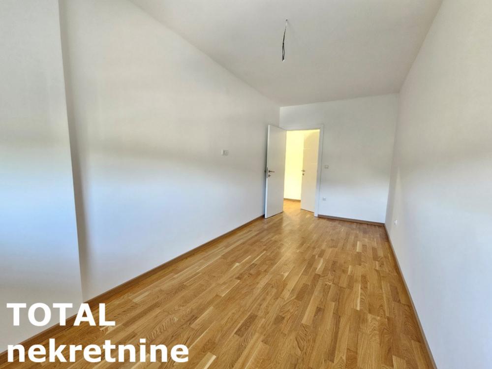 Slika 6 - Stan,NOVI SAD,TELEP,kv: 68.00, € 171600, ID: 1100844