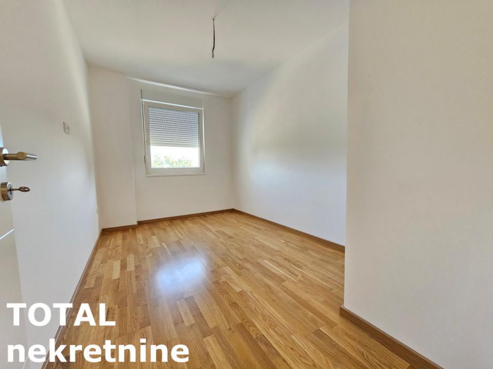 Slika 3 - Stan,NOVI SAD,TELEP,kv: 68.00, € 171600, ID: 1100844