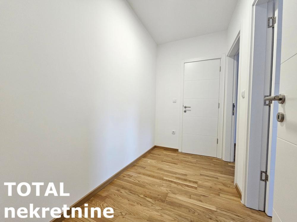 Slika 10 - Stan,NOVI SAD,TELEP,kv: 68.00, € 171600, ID: 1100844